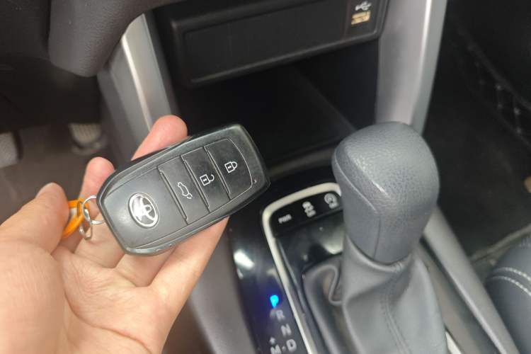 Used Toyota FRONTLANDER 2022 2.0L CVT Luxury PLUS Edition Vehicle Key