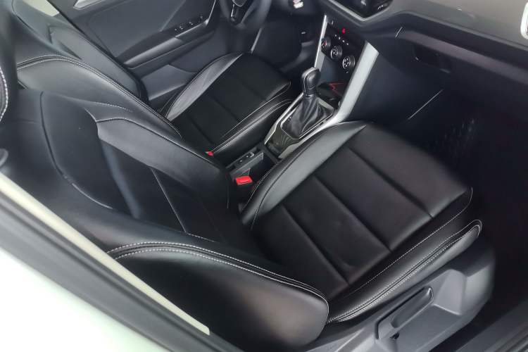 Used Volkswagen T-ROC 2019 230TSI DSG Two-Wheel-Drive Advanced Version China VI Standard Right Front Seat