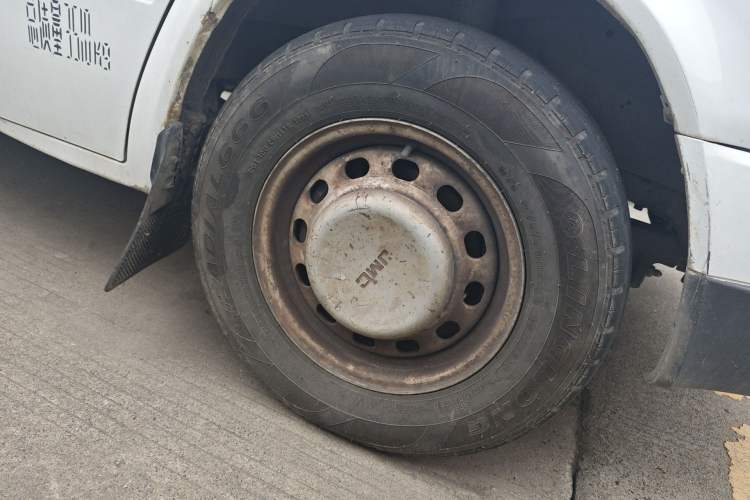 Used JMC Transit 2019 2.8T Commercial Version Short Wheelbase Mid-Roof 3-Seater China VI Standard JX493