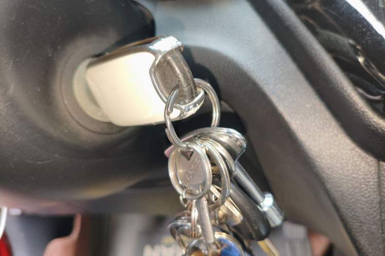 Used Kia K2 2012 Sedan 1.4L Automatic GLS Commemorative Edition Vehicle Key