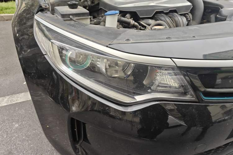 Used Kia K5 2016 2.0L Hybrid LUX Right Front Headlight