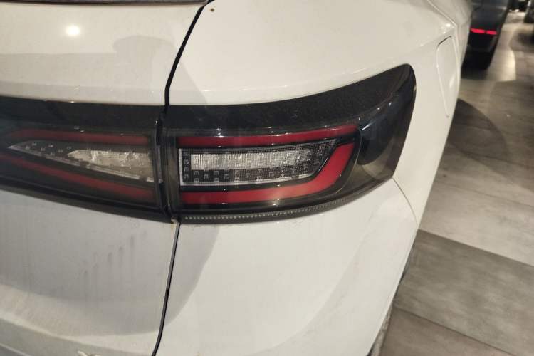 Used Volkswagen ID.4 X 2022 Pure Long-Range Version Right Rear Taillight