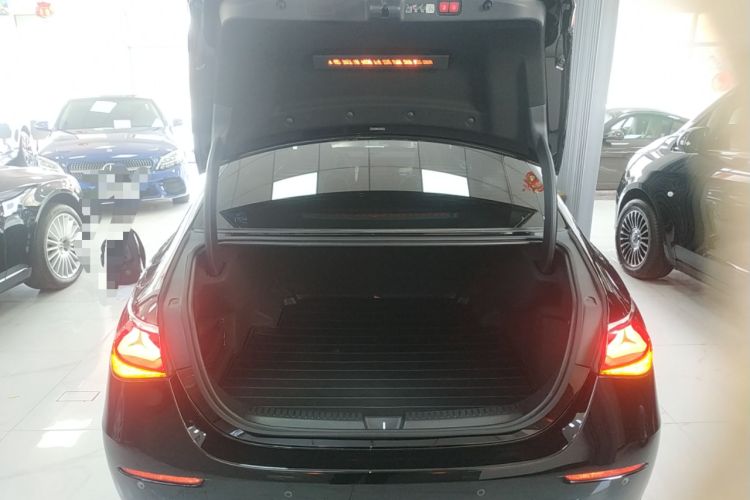 Used Mercedes-Benz E-Class 2024 Facelift E 300 L Luxury Edition