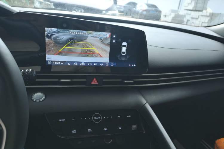 Used Hyundai Elantra 2022 1.5L CVT LUX Prestige Edition Audio And AC Panel