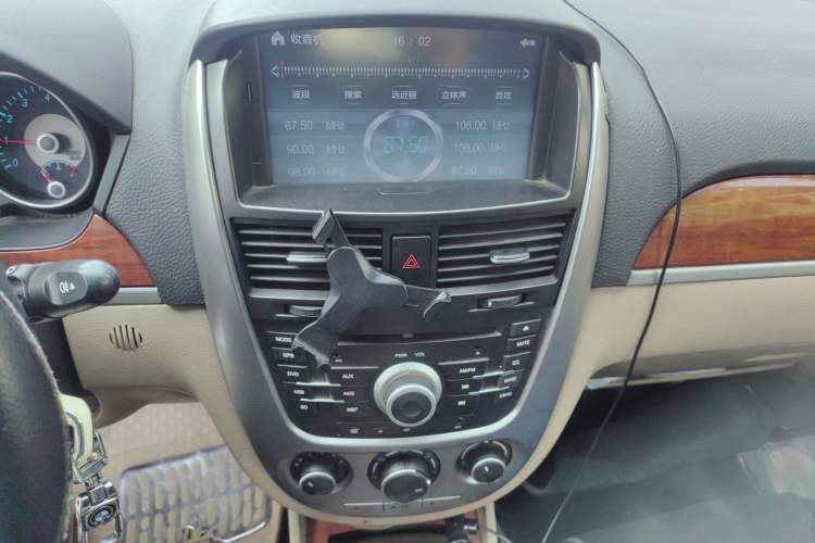Used Buick Excelle 2011 1.6 LE-AT Audio And AC Panel