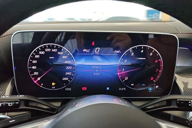 Used Mercedes-Benz GLC 2025 Refresh GLC 260 L 4MATIC Dynamic Edition Instrument Cluster