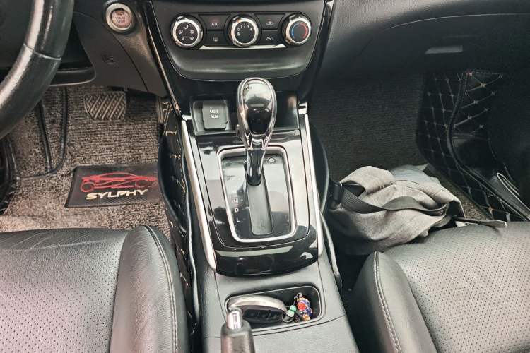 Used Nissan Sylphy 2018 1.6XV CVT Deluxe Edition Gear Lever