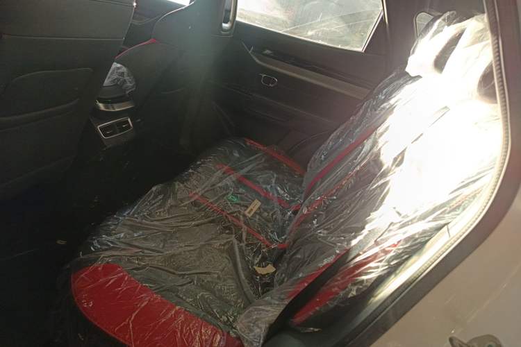 Used JETOUR Dashing i-DM 2023 1.5T DHT Lightning 02
