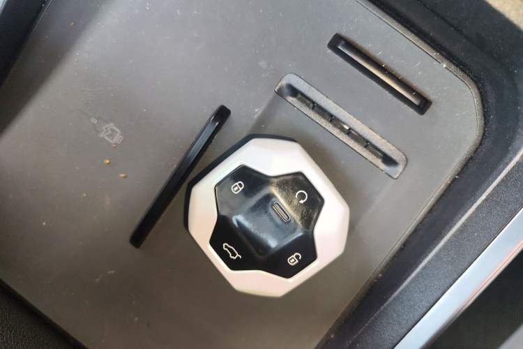 Used JETOUR Shanhai Traveler C-DM 2024 C-DM 208KM Mountain & Wilderness Edition Vehicle Key