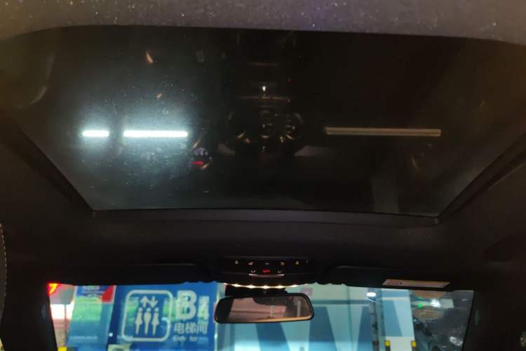 Used Mercedes-Benz GLC 2019 GLC 260 L 4MATIC Dynamic Model