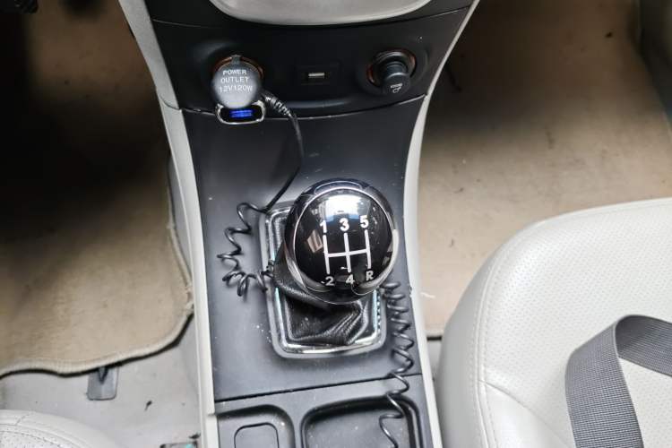 Used Geely Auto Vision 2015 1.5L Manual Elite Model Gear Lever