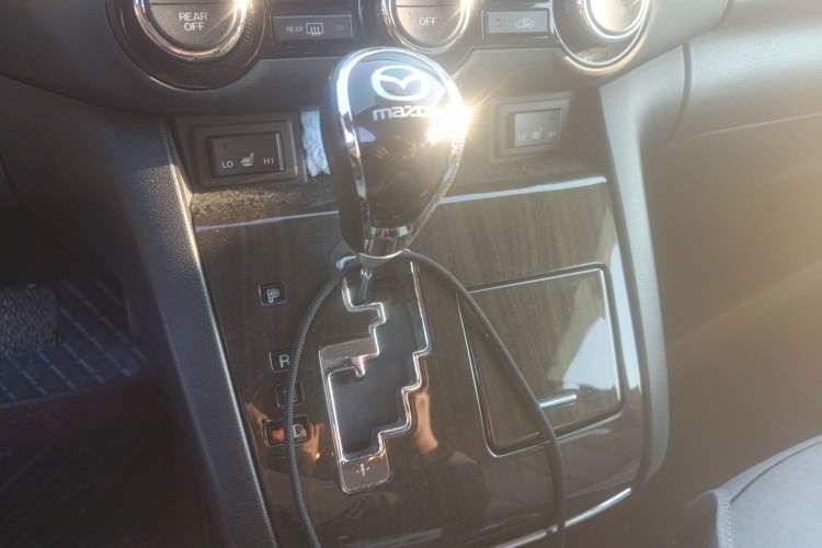 Used Mazda 8 2015 2.5L Flagship Edition
