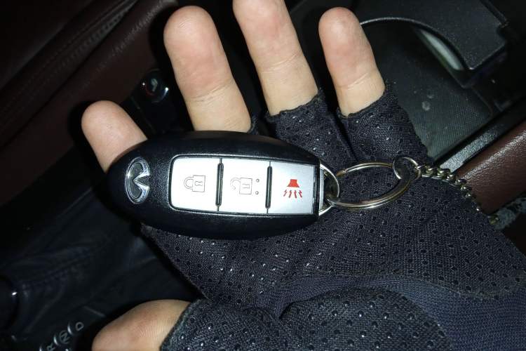 Used Infiniti QX50 2013 2.5L Two-Wheel-Drive Elegant Edition Vehicle Key