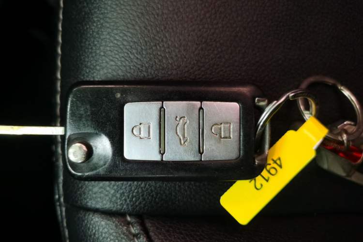 Used Zotye SR7 2016 1.5T CVT Magic Cube Door Edition China V Standard
