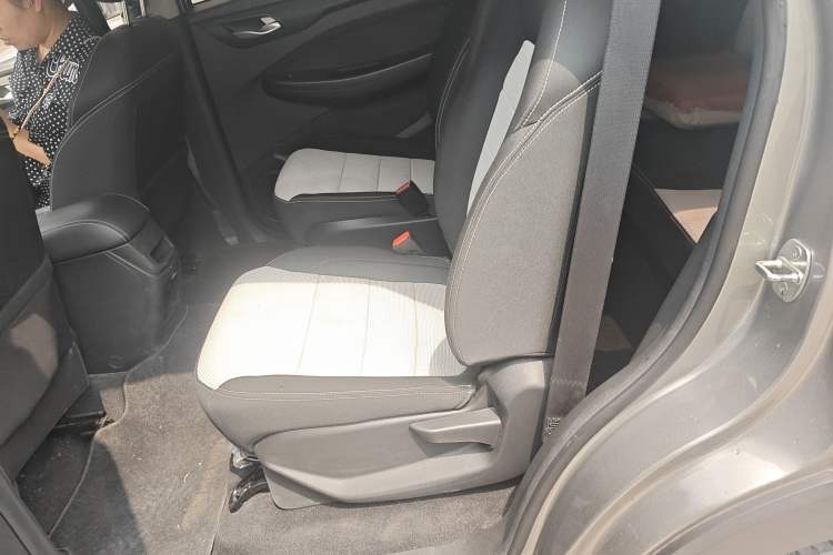 Used Wuling Hongguang S3 2019 1.5L Manual Standard Version China VI Standard