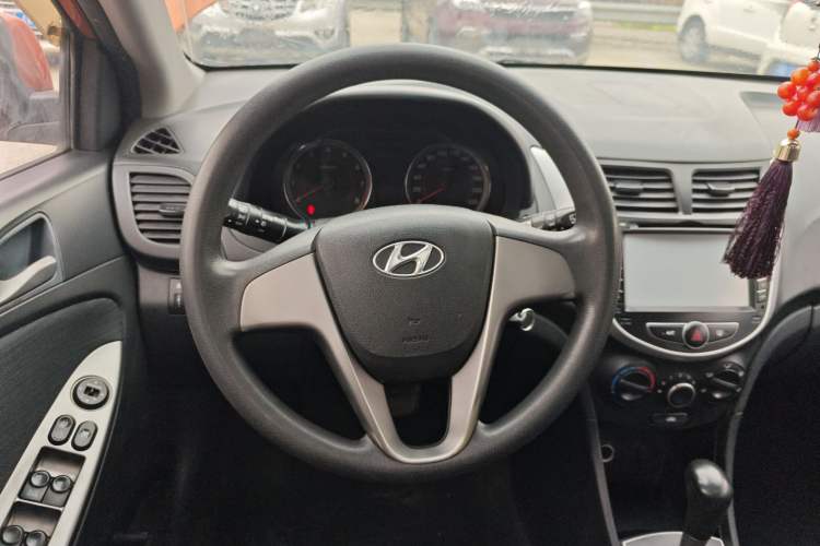 Used Hyundai Verna Ray 2014 1.4L Automatic GLX