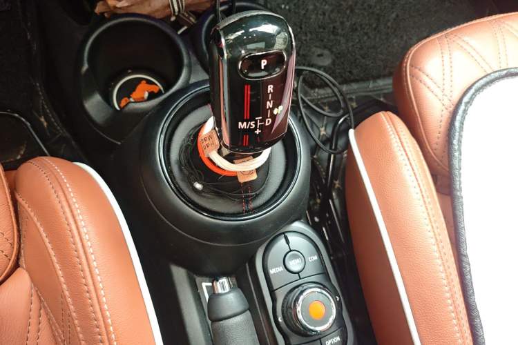 Used MINI 2018 2.0T COOPER S Artist Five-Door Edition Gear Lever