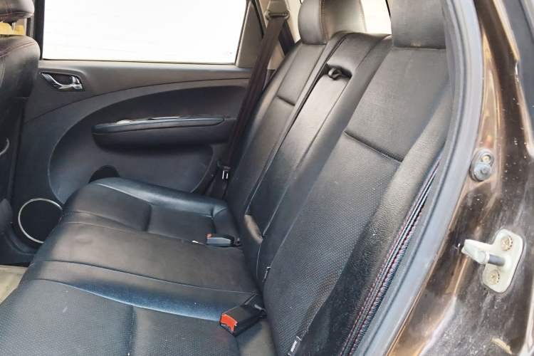 Used FORTHING Joyear X5 2013 1.6L Manual Luxury Model China IV Standard
