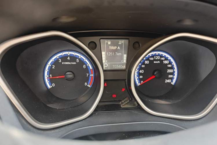 Used Geely Auto GX9 2014 2.4L Automatic Two-Wheel Drive Prestige Version
