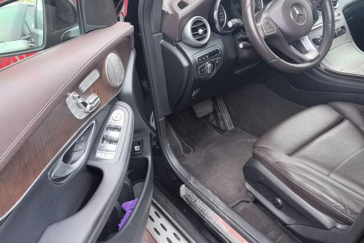 Used Mercedes-Benz GLC 2016 GLC 300 4MATIC Dynamic Model