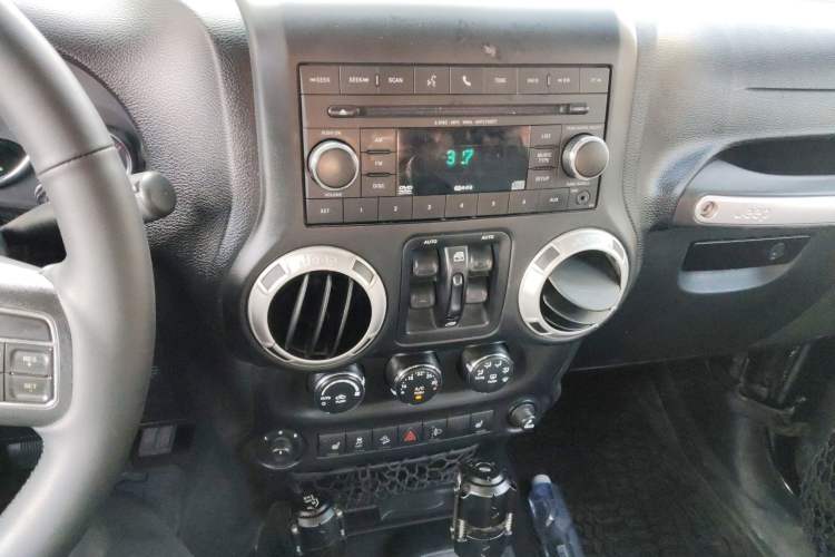 Used Jeep Wrangler 2015 3.0L Sahara Four-Door Comfort Edition