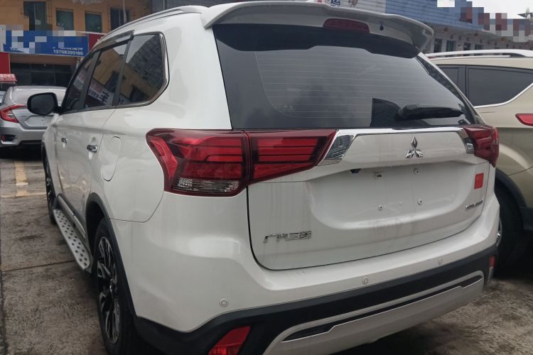 Used Mitsubishi Outlander 2020 2.4L 4x4 Zhi Xiang Edition 5 Seats Rear Left 45 Deg