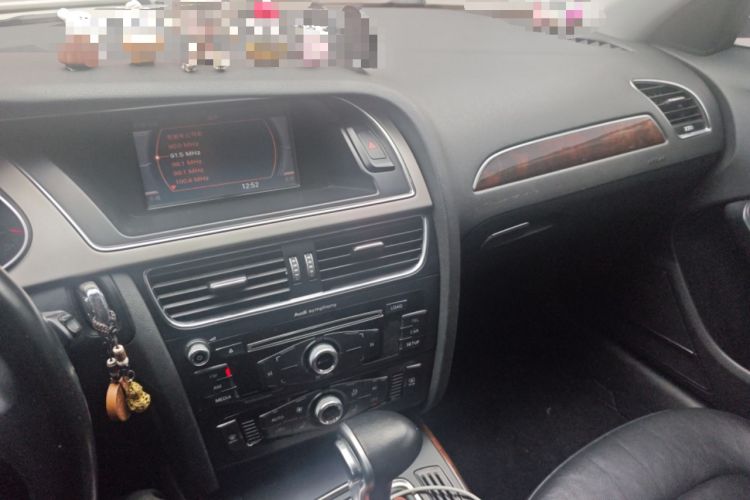 Used Audi A4L 2013 35 TFSI Automatic Comfort Model Audio And AC Panel