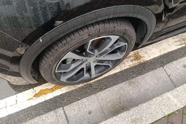 Used Lynk & Co 05 2020 2.0TD Four-Wheel Drive HypeHalo Exterior 4