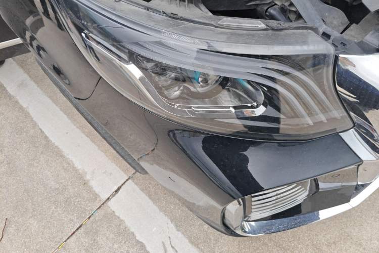 Used Mercedes-Benz Vito 2018 2.0T Business Version China VI Emission Standard Right Front Headlight