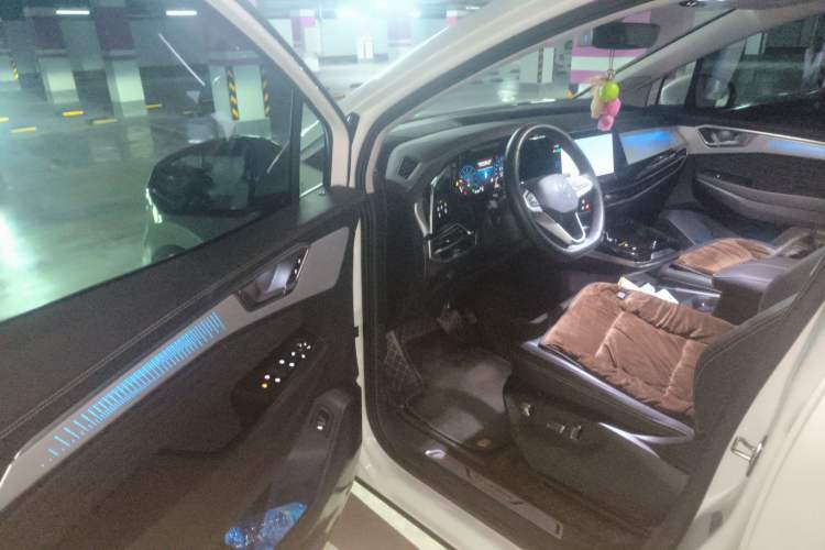 Used Volkswagen Talagon 2023 Facelift 380TSI All-Wheel Drive Luxury Jiajing Pro Version with 7 Seats
