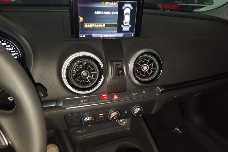 Used Audi A3 2020 Limousine 35 TFSI Fashion Edition China VI Emission Standard Audio And AC Panel
