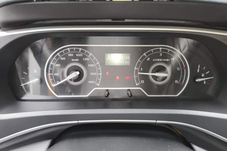 Used SAIC MAXUS Xintu V80 2021 2.0T PLUS AMT City Edition Short Wheelbase Ultra-Low Roof 5/6-Seater
