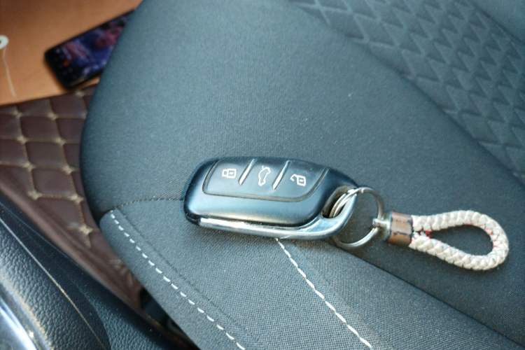 Used Roewe i5 2020 1.5L Manual 4G Connect Luxury Edition
