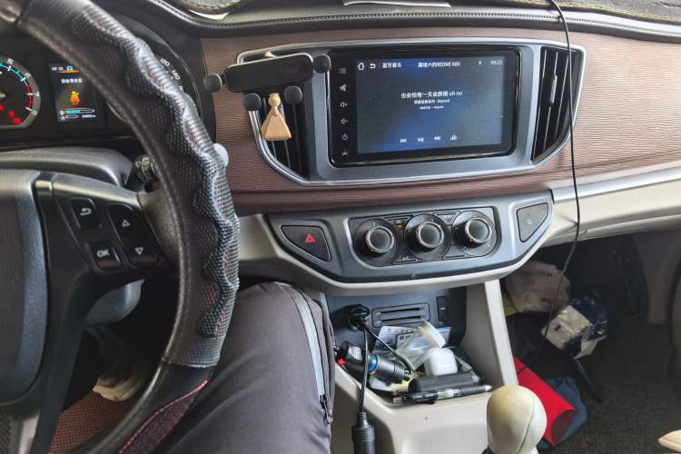 Used FORTHING Lingzhi 2020 M5L 1.6L Luxury 7-Seater