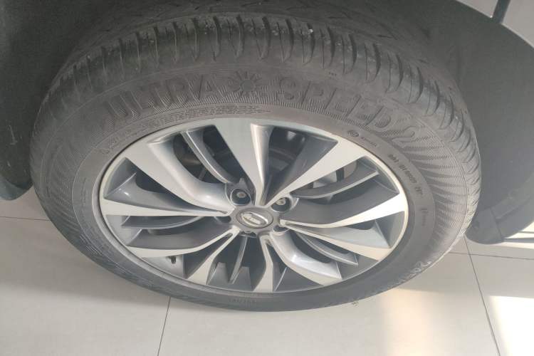 Used GAC Trumpchi GS8 2017 320T Two-Wheel Drive Luxury Smart Connectivity Version (7 Seats)