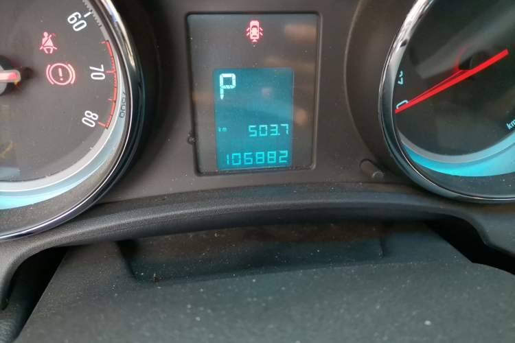 Used Buick GT 2014 XT 1.6L Automatic Fashion Edition Odometer Close Up