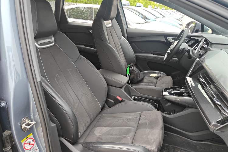 Used Audi Q4 e-tron 2023 50 e-tron quattro Visionary Edition
