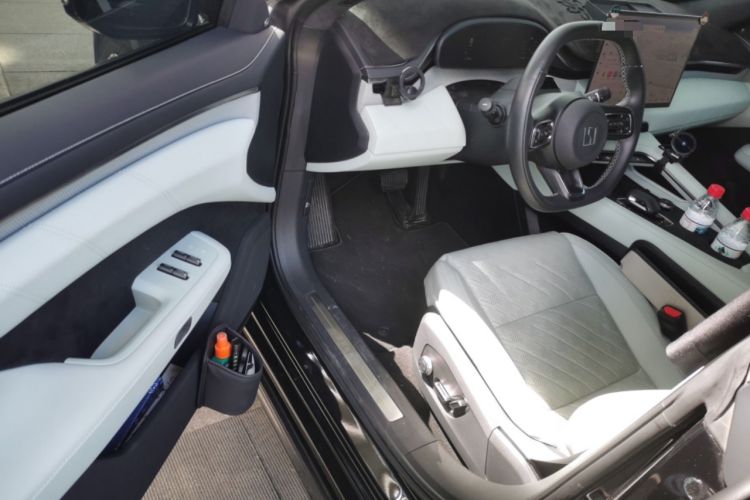 Used Zeekr 001 2024 WE Edition 95 kWh All-Wheel Drive Driver Seat