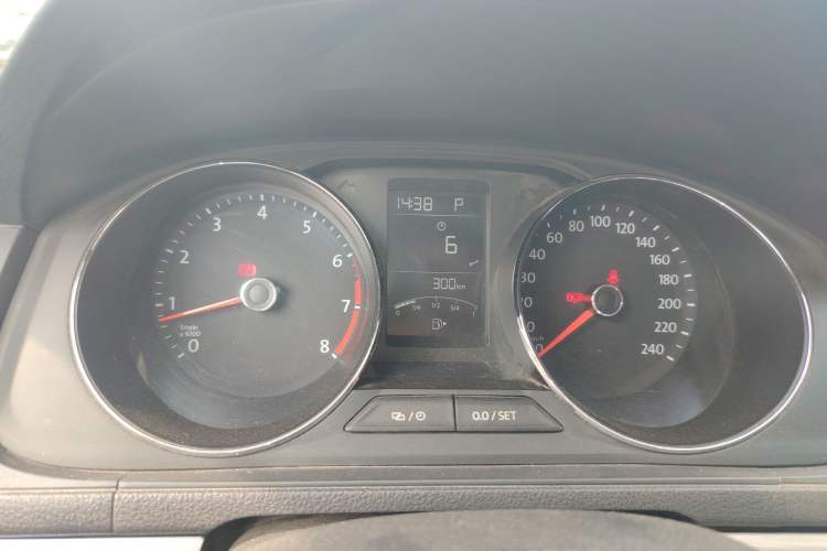 Used Volkswagen Lavida 2015 1.6L Automatic Comfort Edition
