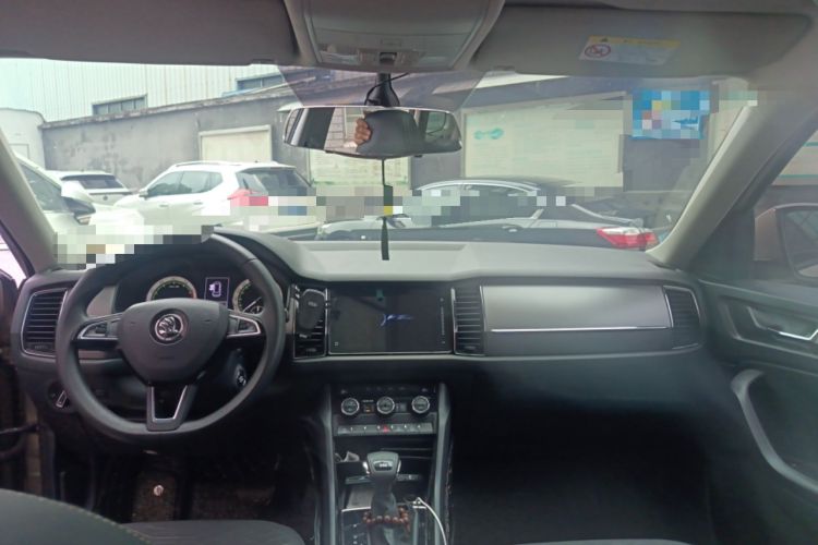 Used Skoda Kodiaq 2018 Facelifted TSI330 5-Seater Two-Wheel-Drive Comfort Edition Headliner