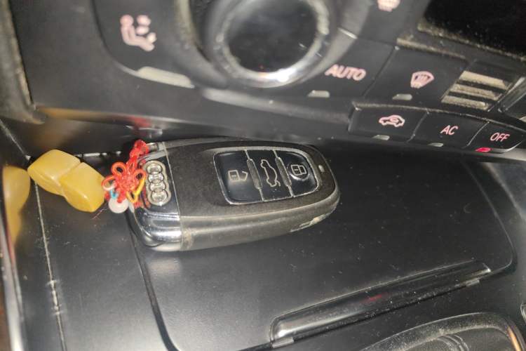 Used Audi Q5 2012 2.0TFSI Technology Model Vehicle Key