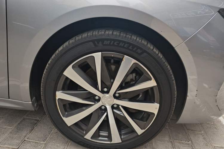 Used Peugeot 508 2022 508L 400THP PureTech Driving Edition Right Front Wheel Hub