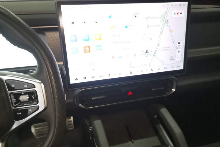 Used JETOUR Traveler 2024 2.0T All-Wheel-Drive Silver Dragon Wings Audio And AC Panel