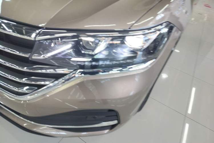 Used Volkswagen Viloran 2023 380TSI Luxury Edition