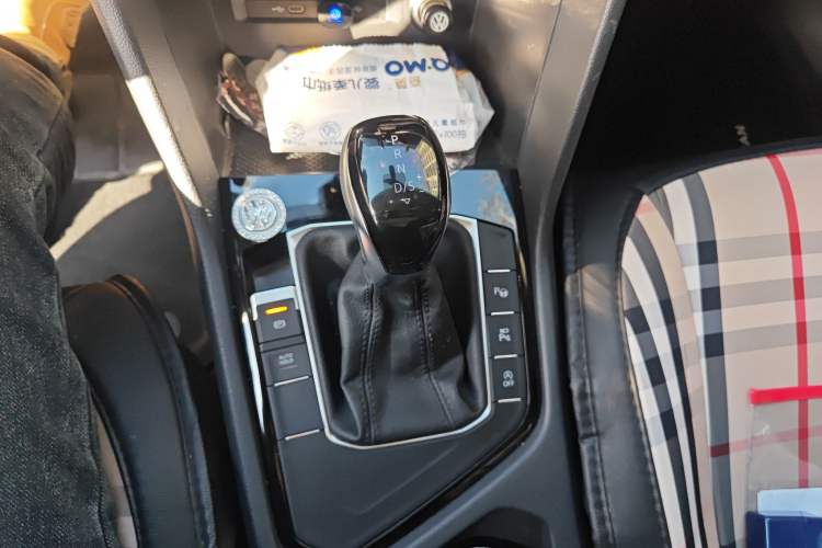 Used Volkswagen Tiguan L 2024 Outstanding Model 330TSI Automatic Two-Wheel Drive R-Line Dragon Glory Edition