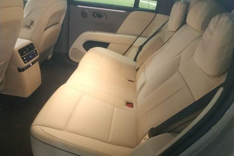 Used Li Auto Li Auto i6 2025 Model Two-Wheel-Drive Standard Type