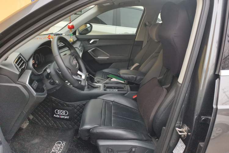 Used Audi Q3 2021 35 TFSI Fashion Dynamic Model