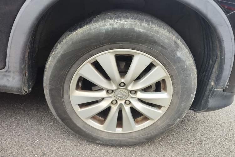 Used Honda CR-V 2016 2.0L two-wheel drive Urban Edition Right Front Wheel Hub