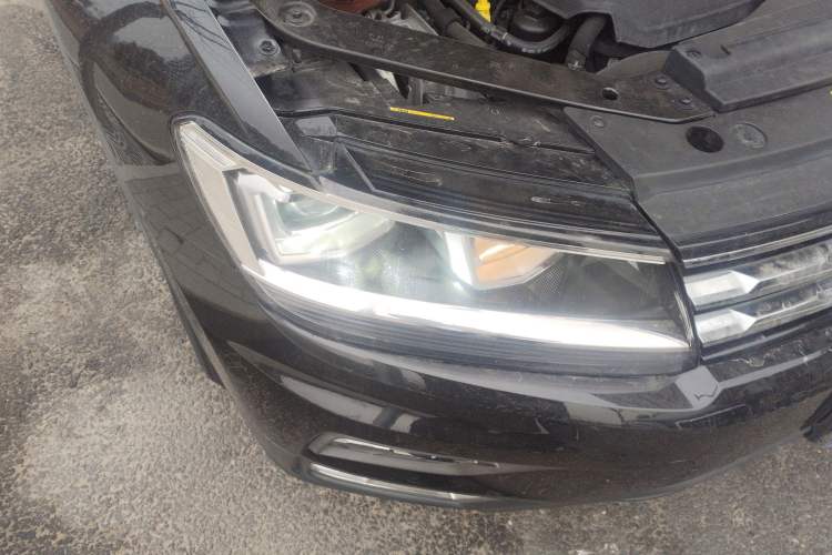 Used Volkswagen Tiguan L 2018 330TSI Automatic Two-Wheel Drive Luxury Edition Right Front Headlight