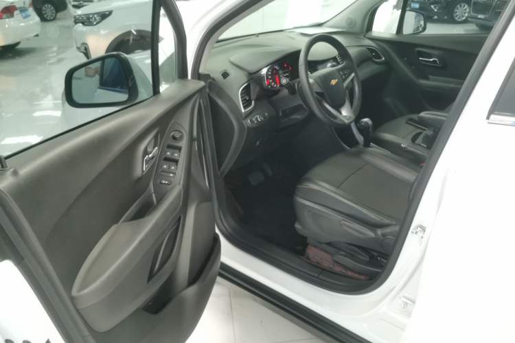 Used Chevrolet Trax 2018 330T Automatic Two-Wheel Drive Luxury Model